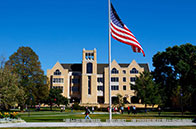 UCSD校園規?；蛟鲋?6300人