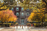 華威大學經濟專業學費多少錢？