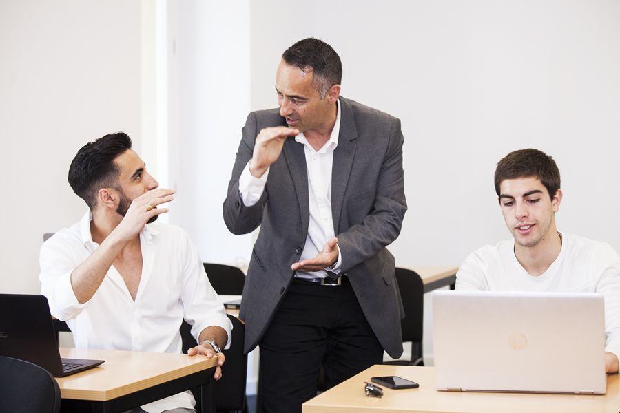 英國商科碩士.jpg 英國商科碩士.jpg